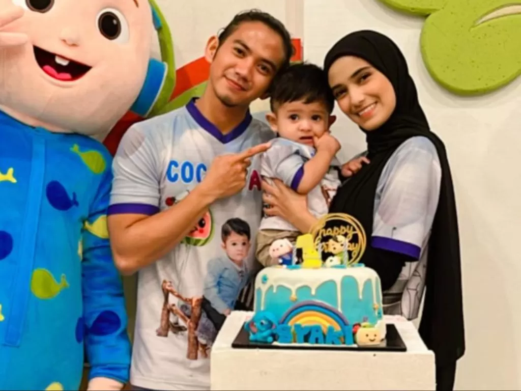 Rizki DA, Nadya Mustika dan anaknya, Baby Syaki (Instagram/baihaqqi_syaki_ramadhan)