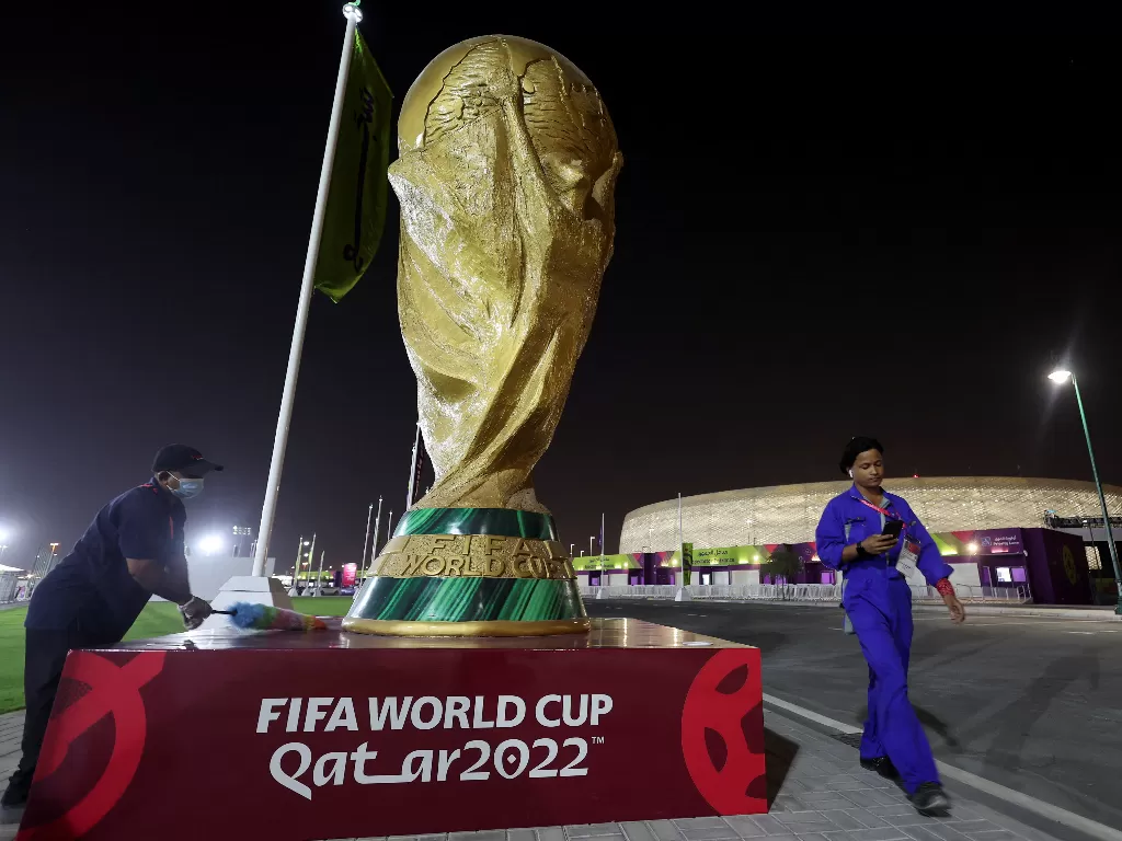 Patung trofi Piala Dunia Qatar 2022. (REUTERS/Amr Abdallah DalshAmr Abdallah Dalsh)