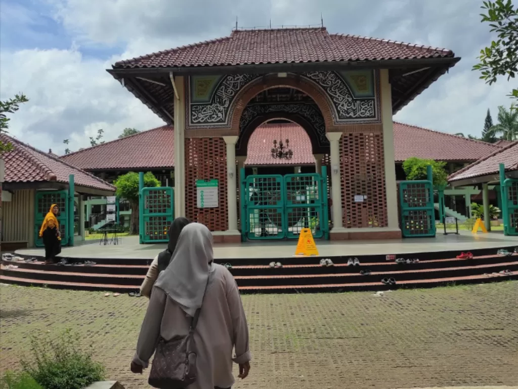 Masjid Ukhuwah Islamiyah seolah berada jauh dari Ibu Kota (Z Creators/Sri Lili Syaf Putri)