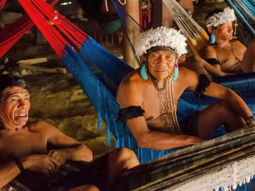 Suku Yanomami. (Instagram/@mirmidonmarc)
