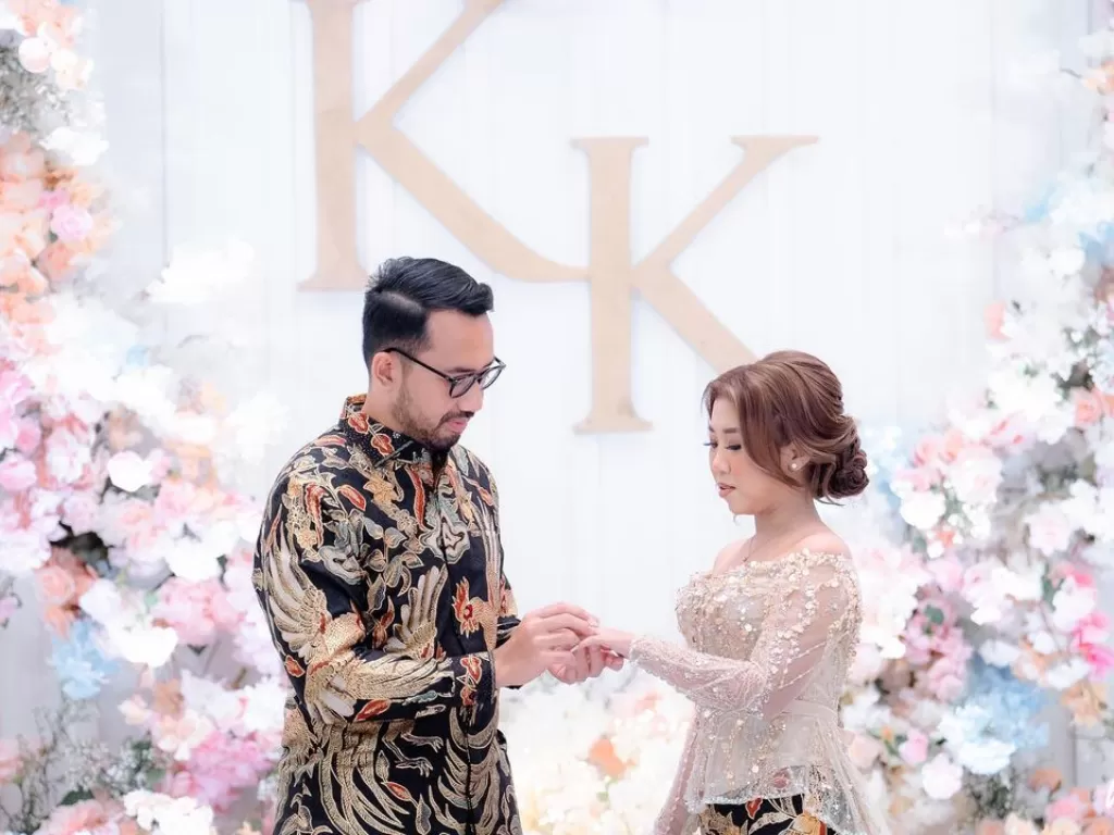 Kiky Saputri meminta Menteri Pertahanan Prabowo Subianto menjadi saksi pernikahannya dengan kekasih, Muhammad Khairi. (Instagram/@kikysaputrii)