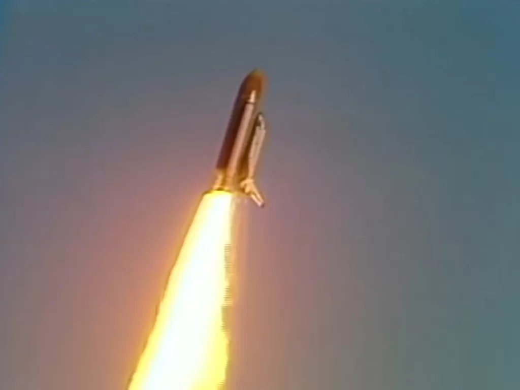 Roket Challenger yang meledak 30 tahun lalu. (Screenshoot/YouTube/ What You Haven't Seen)