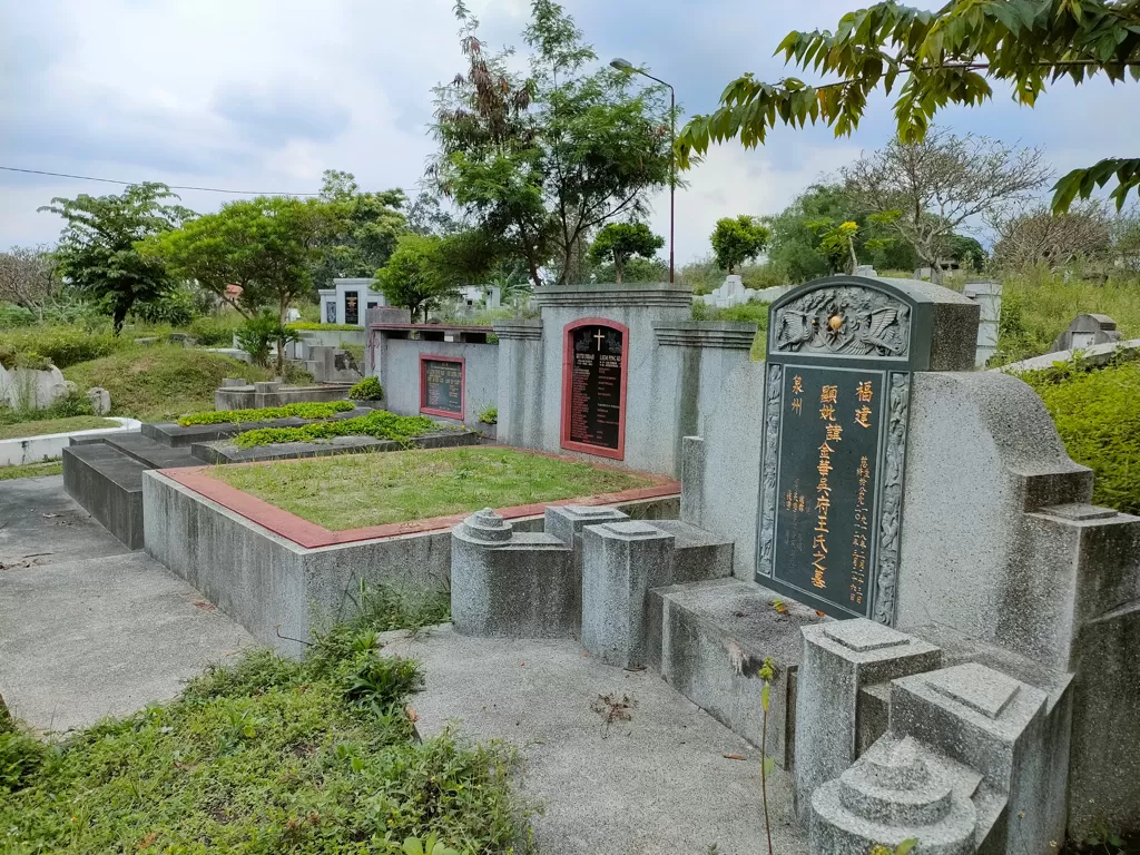 Makam warga Tionghoa besar dan mewah (Z Creators/Hasan Syamsuri)