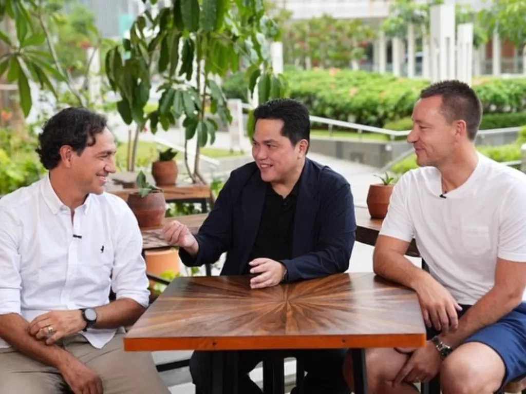 Menteri BUMN Erick Thohir bersama Alessandro Nesta dan John Terry (Instagram/erickthohir)