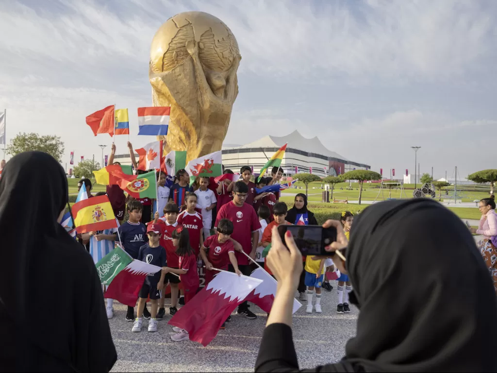 Persiapan pembukaan Piala Dunia 2022 di Sekitar Stadion Al Bayt (REUTERS/Marko Djurica)