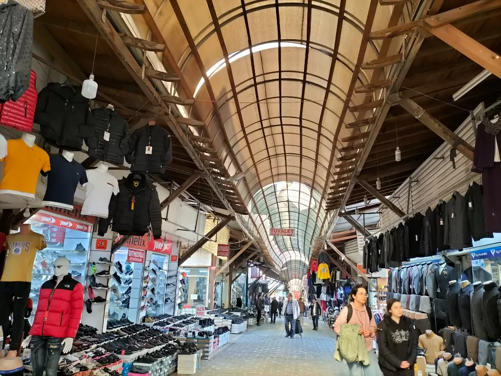Kaleici Bazaar, pasar di dalam kastil. (Z Creators/Elisa Oktaviana)