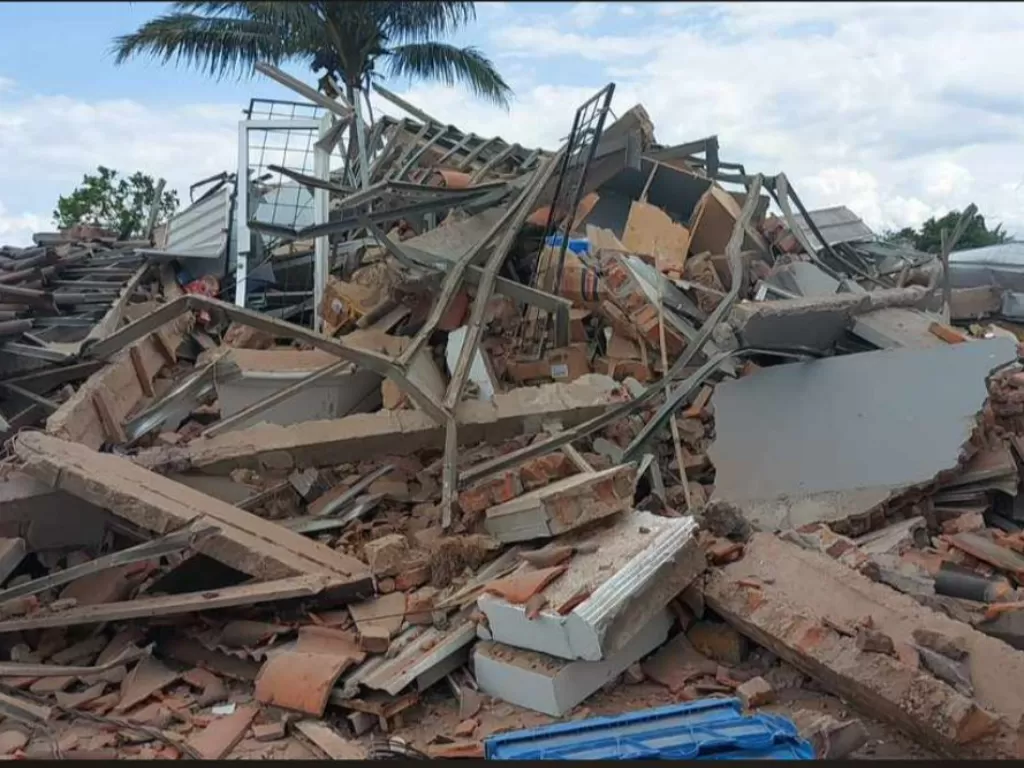 Rumah warga Cianjur hancur diguncang gempa. (Z Creators/Martin)
