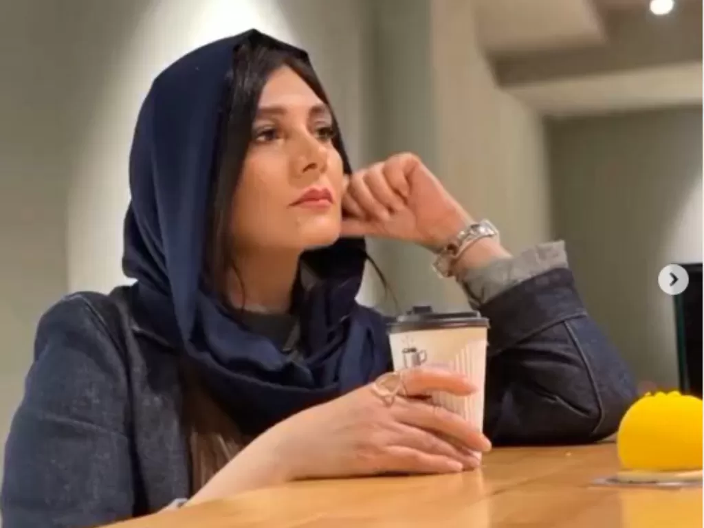 Artis Iran Hengameh Ghaziani Ditangkap Akibat Pamer Video Lepas Hijab Waduh Indozone News 