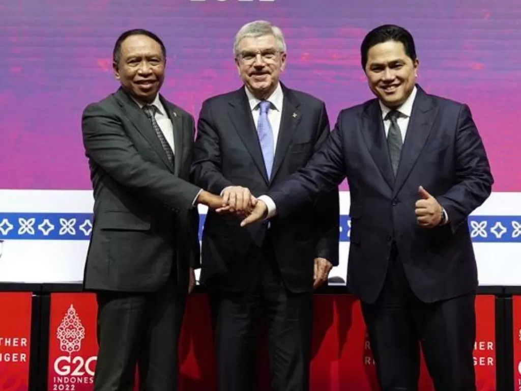 Menteri BUMN Erick Thohir (kanan) saat Konferensi Tingkat Tinggi (KTT) G-20 di Bali, Rabu (16/11) (Instagram/erickthohir)