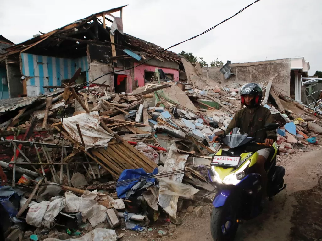 Kawasan Cianjur, Jawa Barat, usai diguncang gempa. (REUTERS/Ajeng Dinar Ulfiana)
