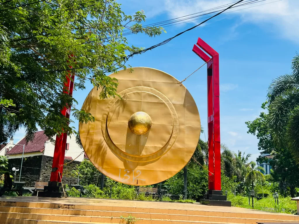 Gong terbesar di Makassar. (Z Creators/Retno Mandriyarini)