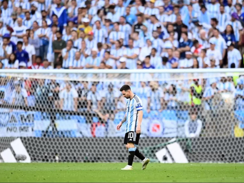 Lionel Messi merasa kecewa lantaran Timnas Argentina dikalahkan Arab Saudi. (REUTERS/Annegret Hilse)