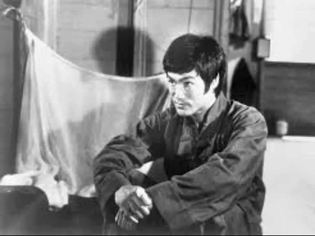 Aktor laga legendaris, Bruce Lee (The Ringer) 