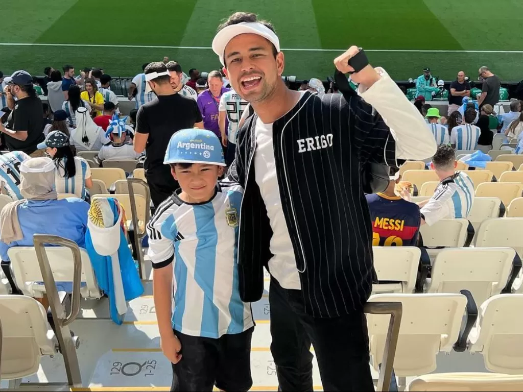 Raffi Ahmad dan Rafathar nonton Piala Dunia dan selfie sama Lionel Messi (Instagram/raffinagita1717)