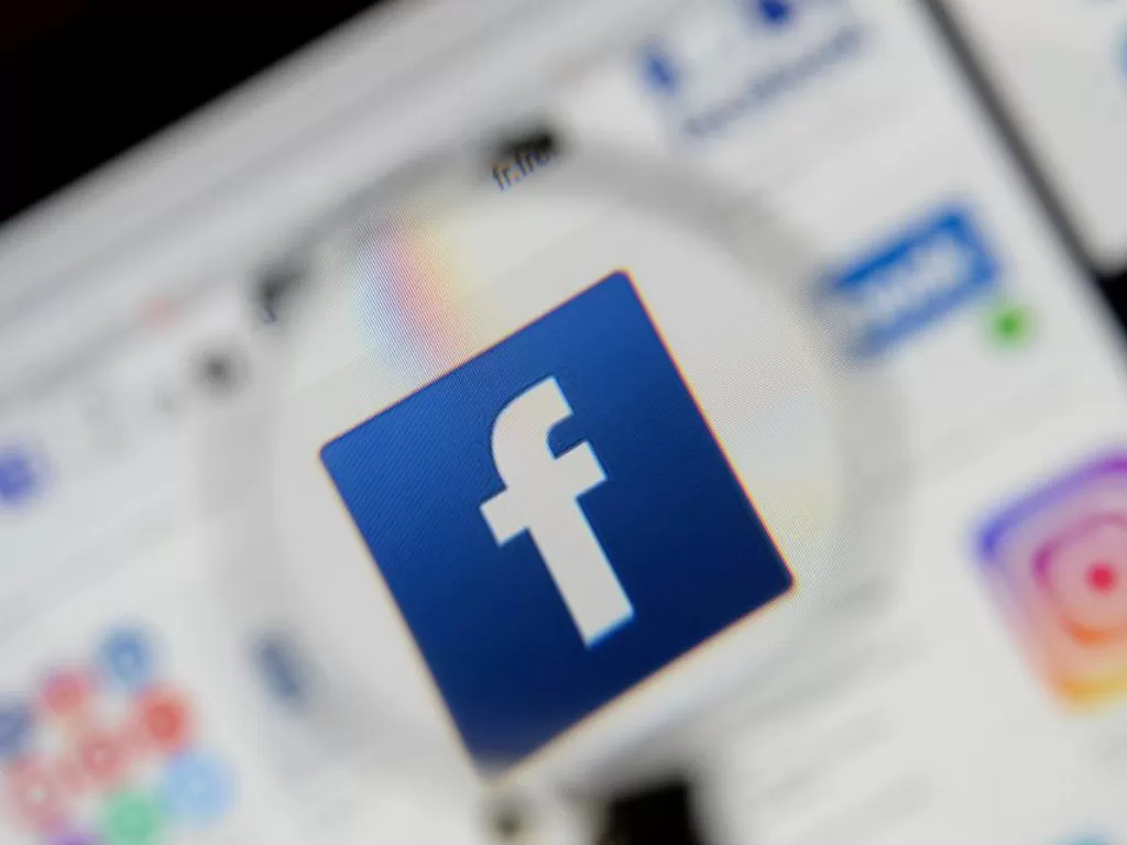Facebook hapus pandangan politik dan agama di bio profil. (REUTERS/Johanna Geron)