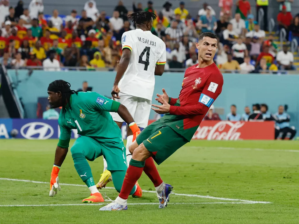 Christiano Ronaldo dalam pertandingan melawan Ghana (REUTERS/Albert Ghea)