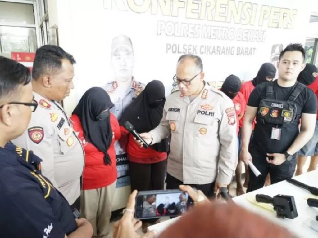 Polisi tangkap sindikat pengemas ulang makanan kedaluwarsa Polres Metro Bekasi (Dok. Polres Metro Bekasi) 