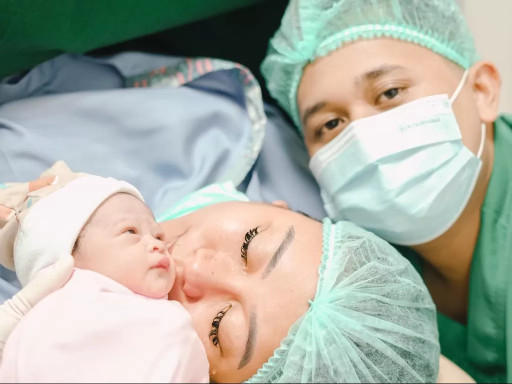 Adik Ayu Ting Ting melahirkan anak pertama (Instagram/syifaasyifaaa)