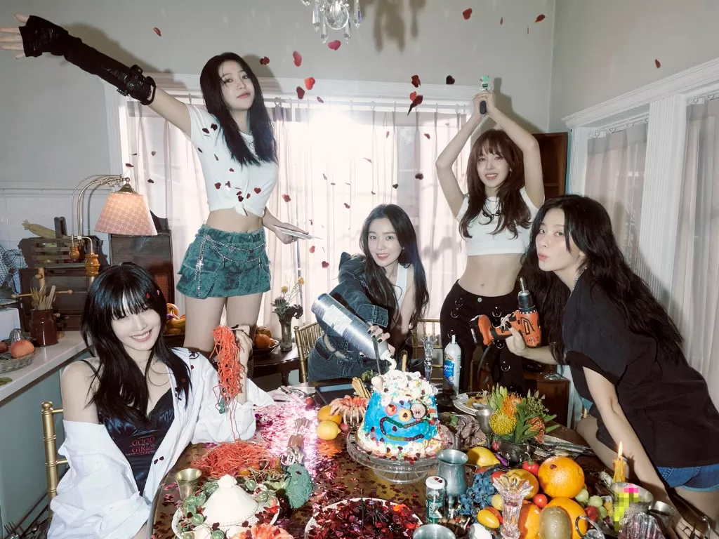 Grup kpop Red Velvet comeback dengan album 'Birthday'. (Twitter/RVSMTOWN)