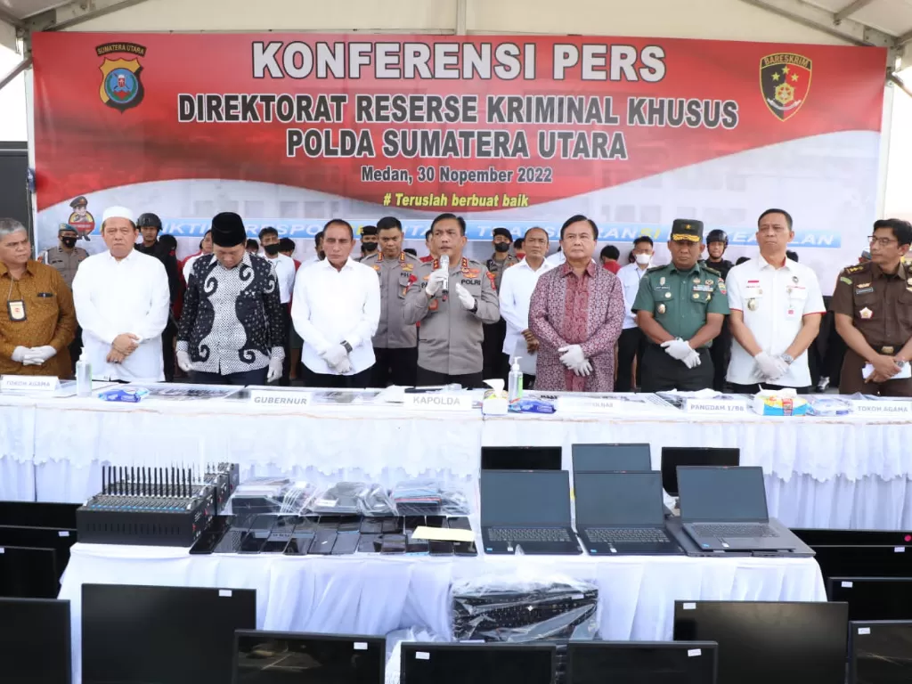Konferensi pengungkapan aset bos judi di Sumatera Utara, Apin BK oleh Polda Sumatera Utara. (Dok Divisi Humas Polri)