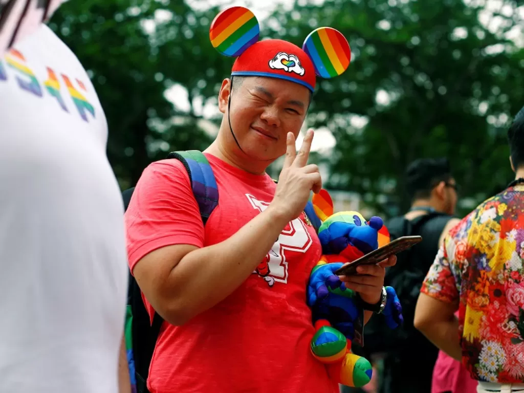 Partisipan dalam Pink Dot, acara mendukung Komunitas LGBT pada 29 Juni 2019 (REUTERS/Feline Lim)