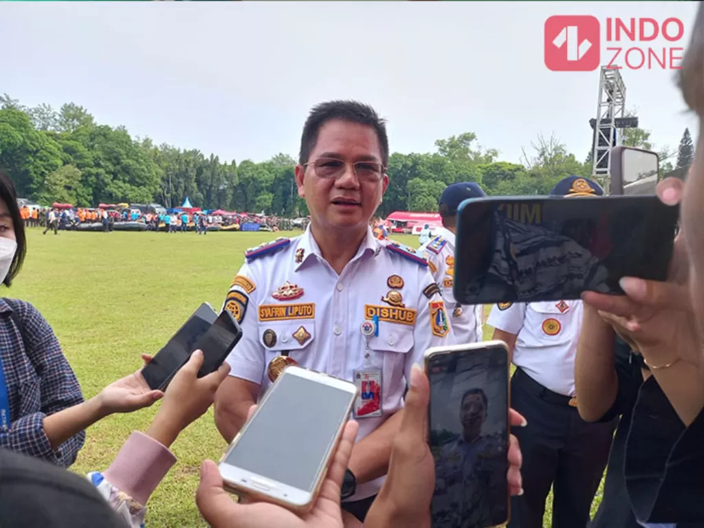 Kepala Dinas Perhubungan (Dishub) DKI Jakarta, Syafrin Liputo, di hadapan awak media (INDOZONE/Febyora Dwi Rahmayani)