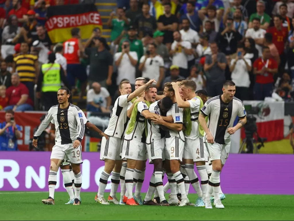 Pemain Timnas Jerman merayakan gol ke gawang Spanyol di Piala Dunia 2022. (REUTERS/Kai Pfaffenbach)