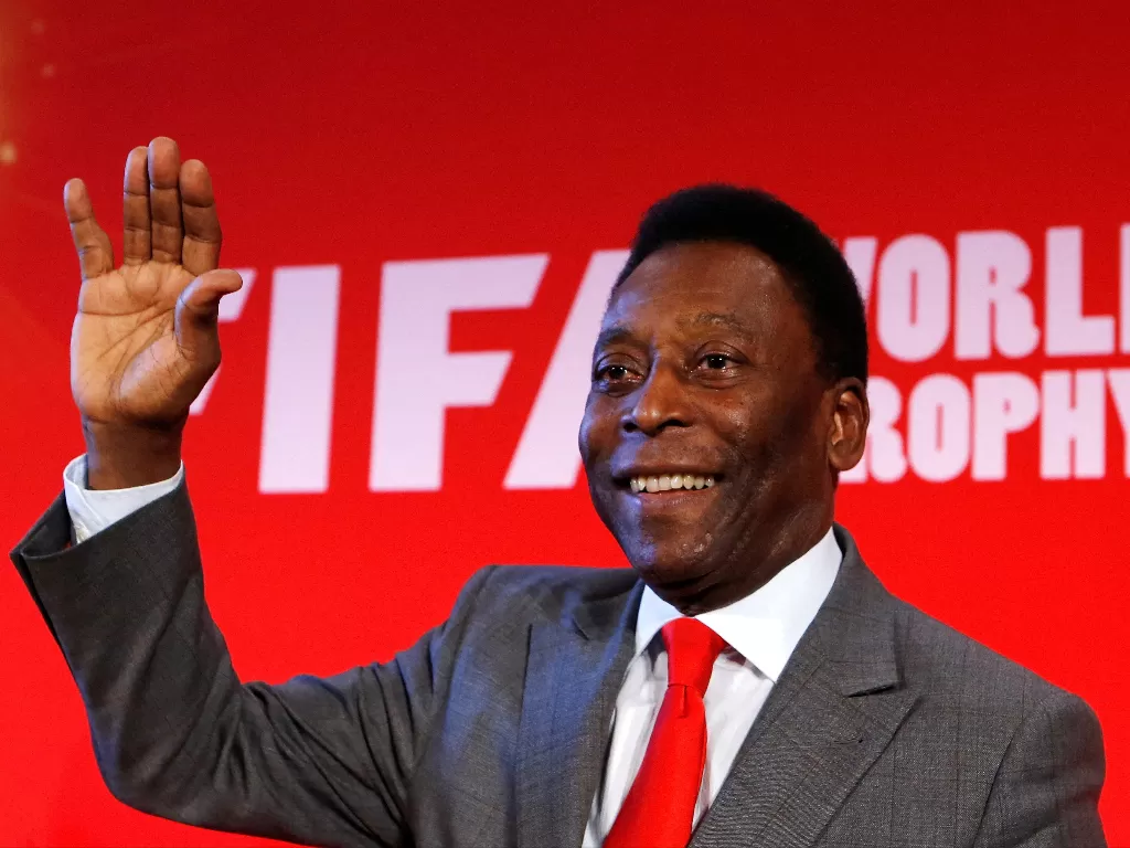 Legenda sepak bola dunia, Pele, dilarikan ke rumah sakit karena kondisi kesehatannya memburuk. (REUTERS/Gonzalo Fuentes)