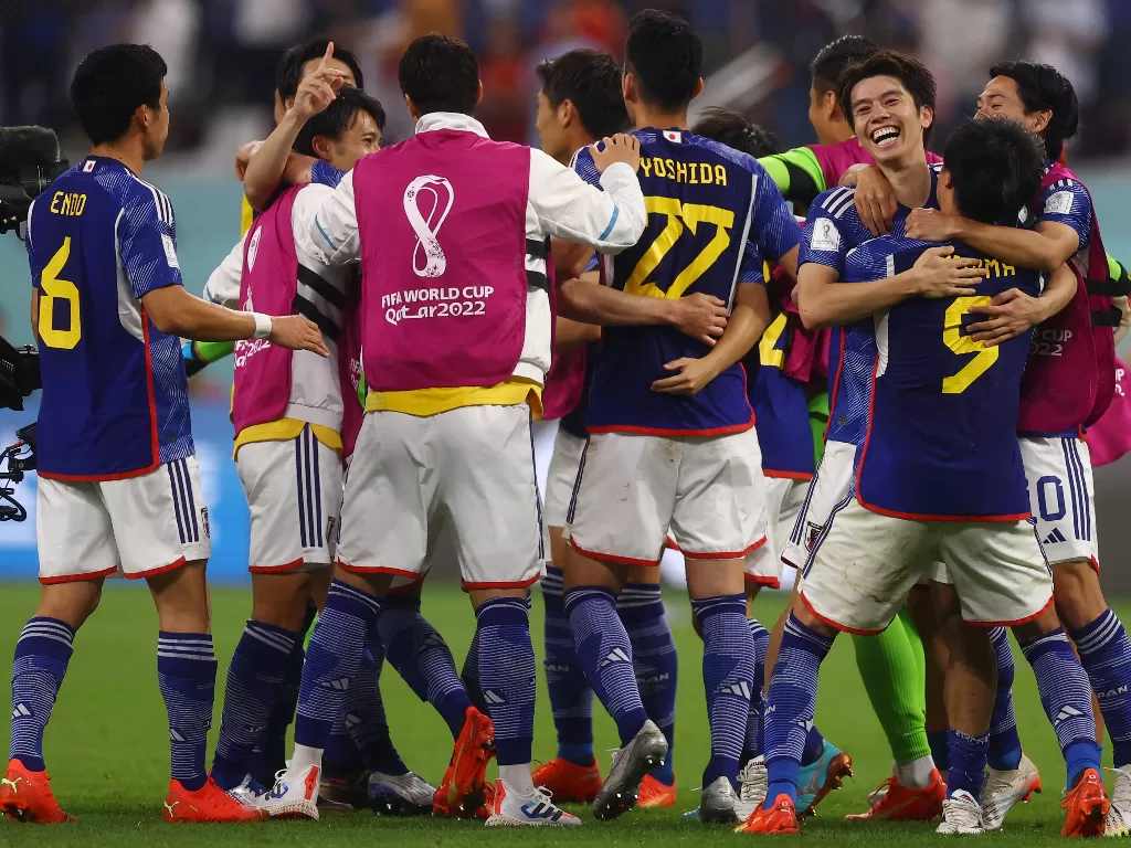 Pemain Timnas Jepang saat merayakan kemenangan atas Spanyol di ajang Piala Dunia 2022. (REUTERS/Paul Childs)