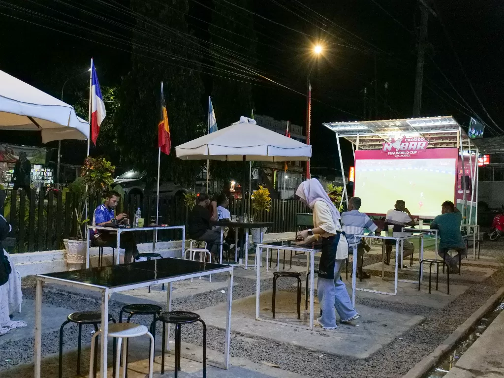 Kafe di Pinrang nuansa Piala Dunia 2022. (Z Creators/Faisal Luppy)