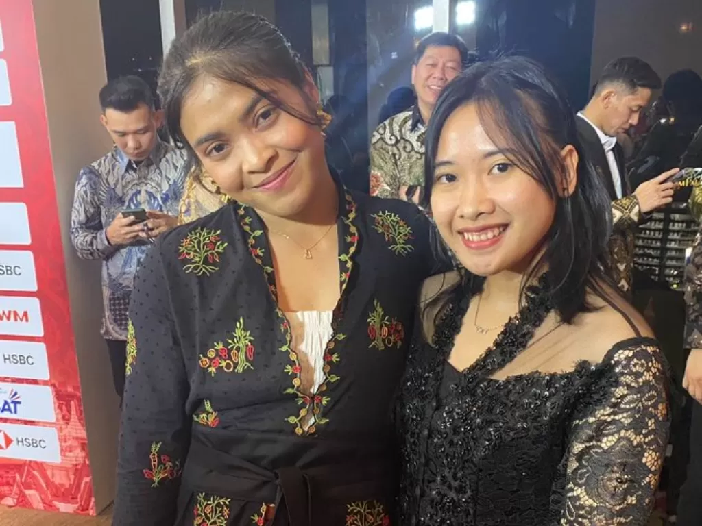 Dua pebulutangkis putri Indonesia, Gregoria Mariska Tunjung dan Pitha Haningtyas Mentari. (Twitter/@RudyRoedyanto)