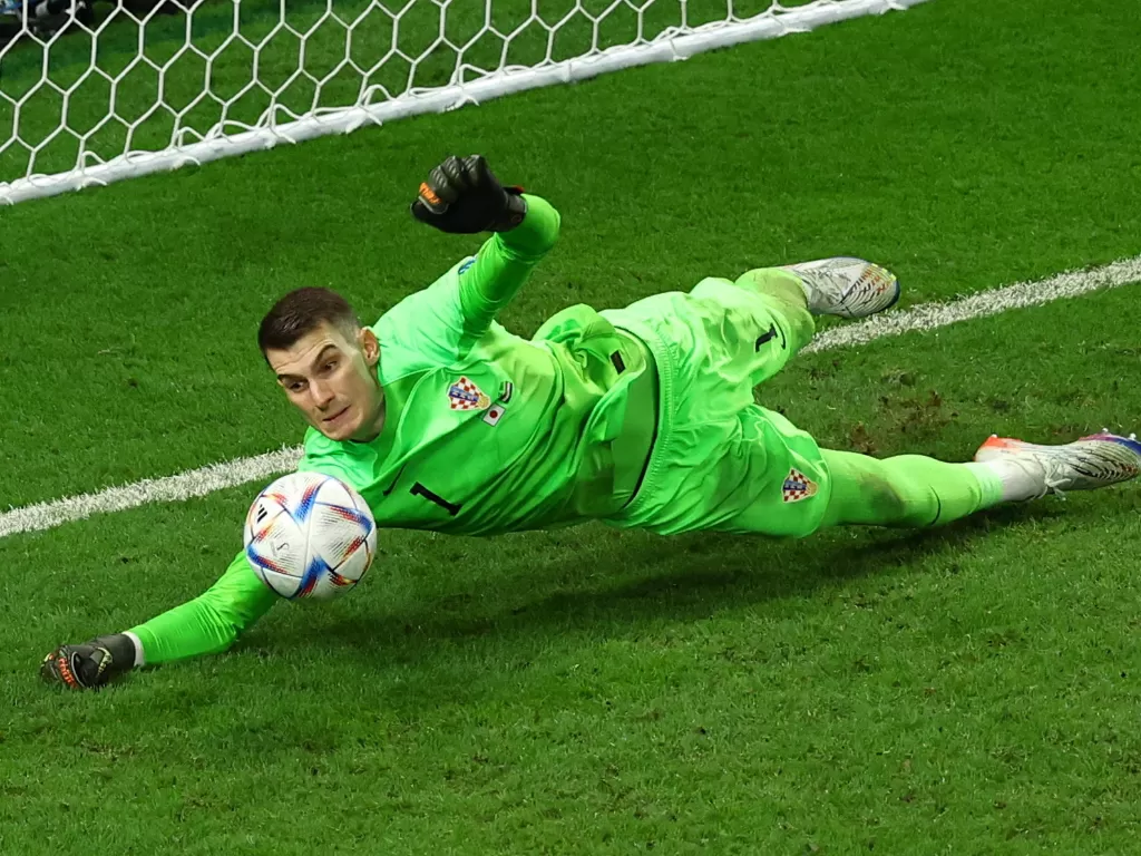 Kiper Kroasia Dominik Livakovic. (REUTERS/Lee Smith TPX IMAGES OF THE DAY)