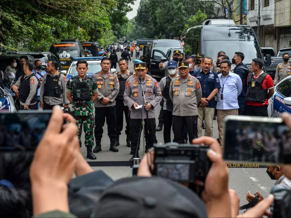 Kapolri Jenderal Pol Listyo Sigit Prabowo dalam konferensi pers (ANTARA FOTO/Raisan Al Farisi)