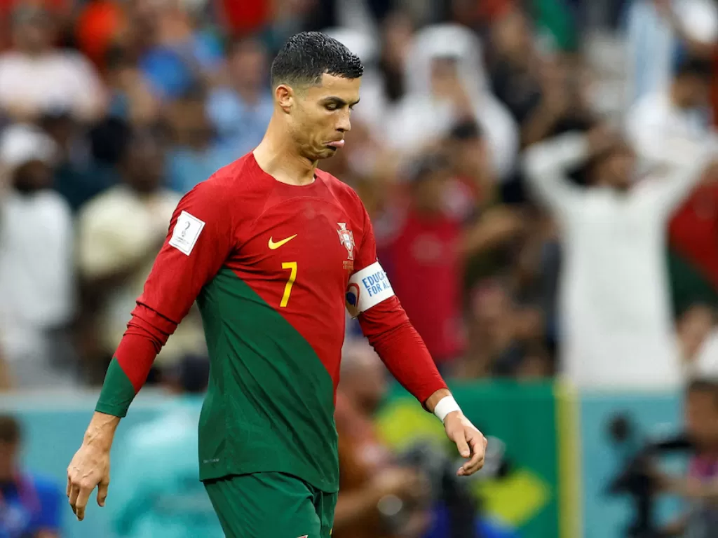 Cristiano Ronaldo meninggalkan lapangan lebih cepat usai kemenangan Portugal atas Swiss di Piala Dunia 2022 (REUTERS/Suhaib Salem)