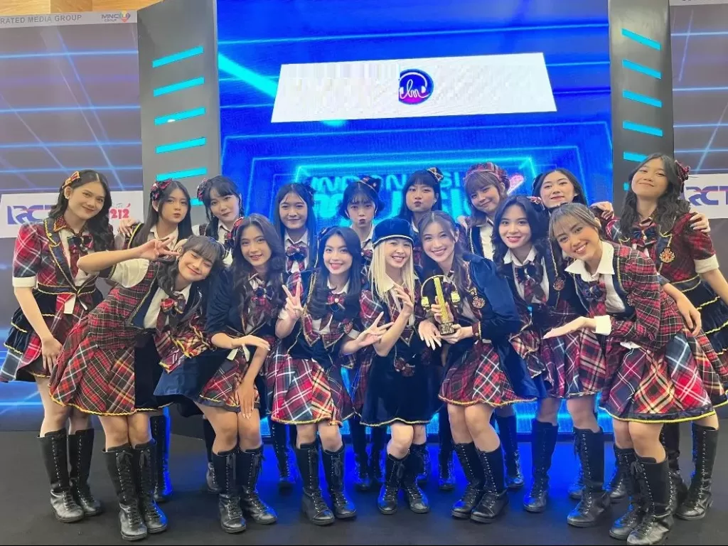 JKT48 memenangkan penghargaan di IMA 2022. (Instagram/oshigreshanfamily).