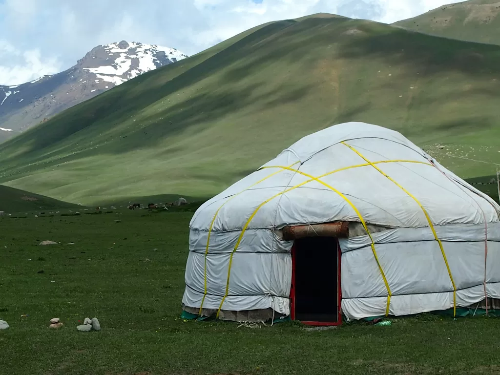 Tempat tinggal kaum nomaden di Kirgistan (Z Creators/Fabiola Lawalata)