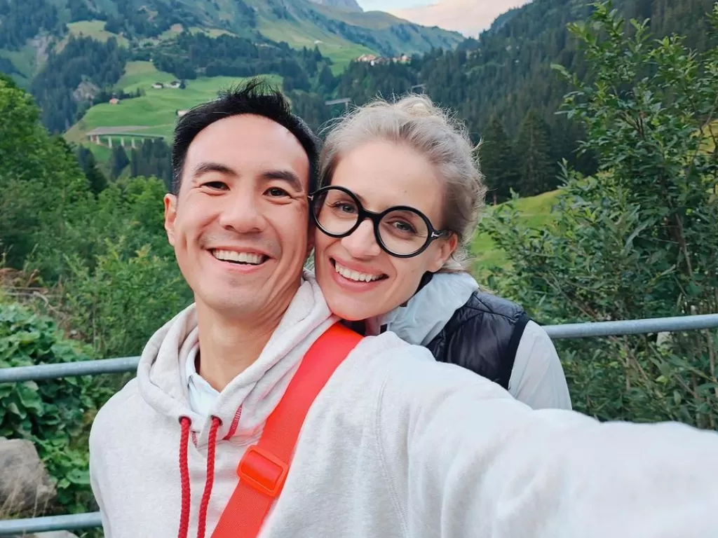 Daniel Mananta dan istrinya (Instagram/vjdaniel)