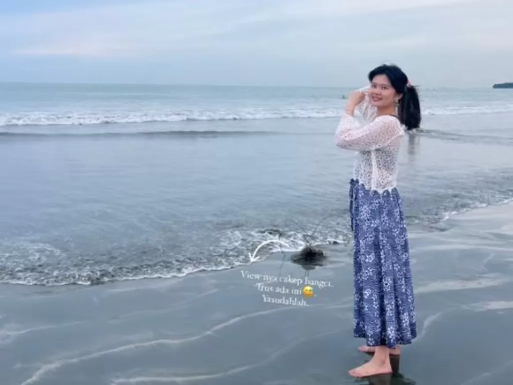 Felicia Tissue di Pinggir Pantai (Instagram Story/@feliciatissue)