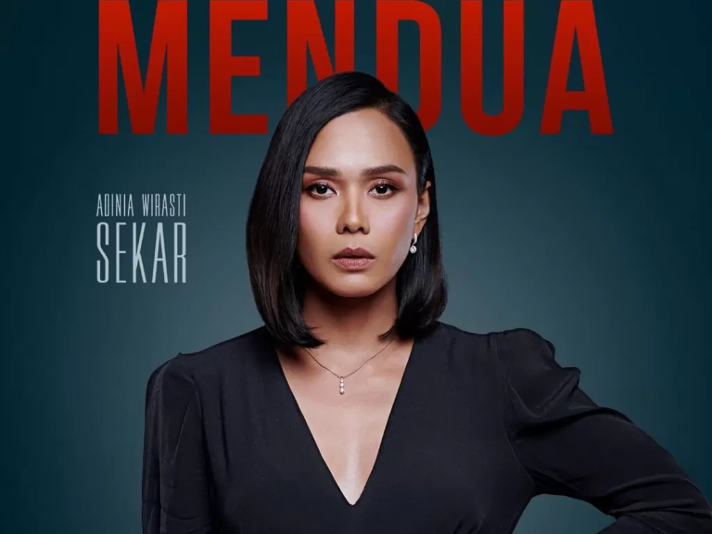 Pemeran serial 'Mendua' Adinia Wirasti. (Instagram/disneyhotstarplusid)
