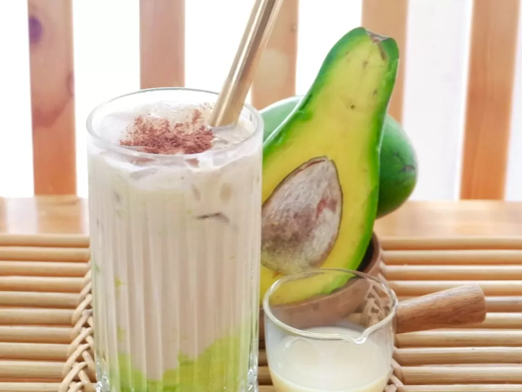 Ice Avoccino dengan modal minuman sachet murah (Z Creators/Adisti Astarina)