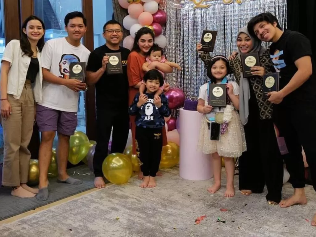 Keluarga Anang Hermansyah dan Aurel (Instagram/ashanty_ash)
