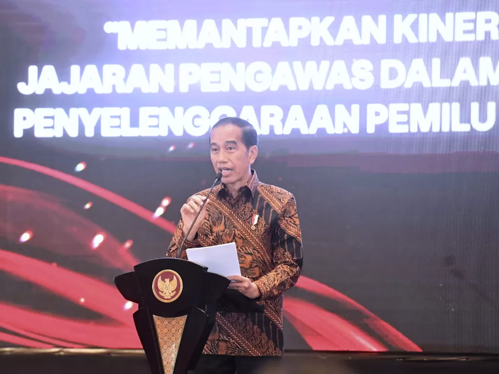 Presiden Jokowi membuka Konsolidasi Nasional Bawaslu RI, di Hotel Bidakara, Jakarta, Sabtu (17/12/2022). (Foto: BPMI Setpres/Rusman)