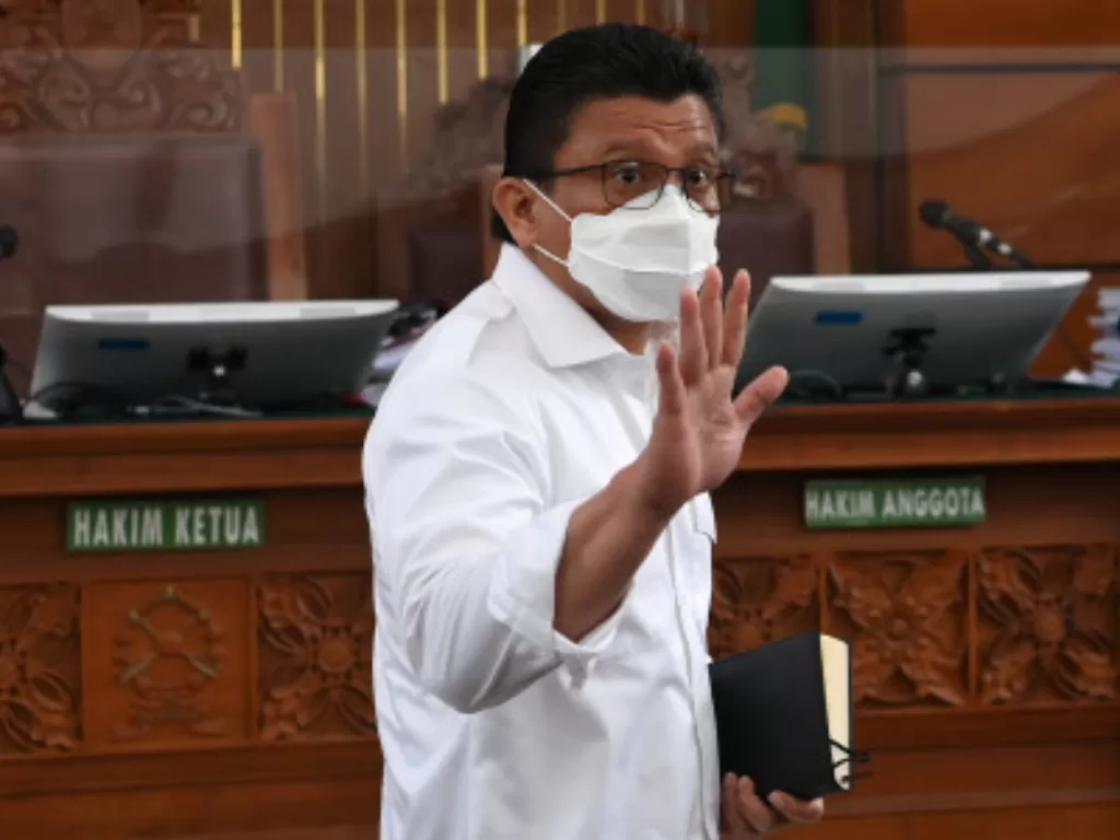 Terdakwa kasus pembunuhan berencana Brigadir Yosua Hutabarat, Ferdy Sambo tiba untuk menjalani sidang lanjutan di Pengadilan Negeri Jakarta Selatan, Jakarta, Senin (19/12/2022). (ANTARA FOTO/Sigid Kurniawan)