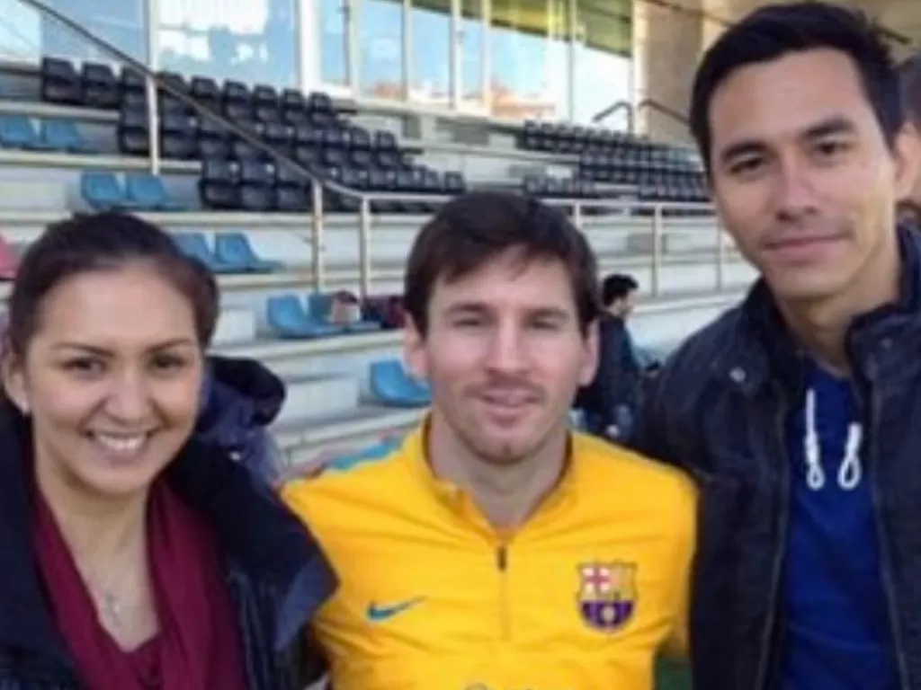 Donna Agnesia-Darius Sinathrya foto bareng Lionel Messi (Instagram/dagnesia)
