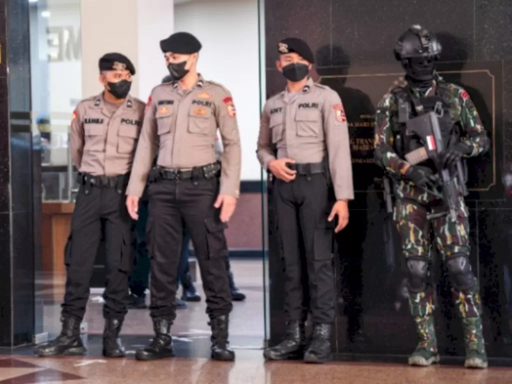 Sejumlah personel Polri (ANTARA/M Risyal Hidayat)