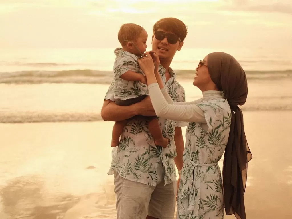 Lesti Kejora dan Rizky Billar liburan ke Bali. (Instagram/@lestykejora)