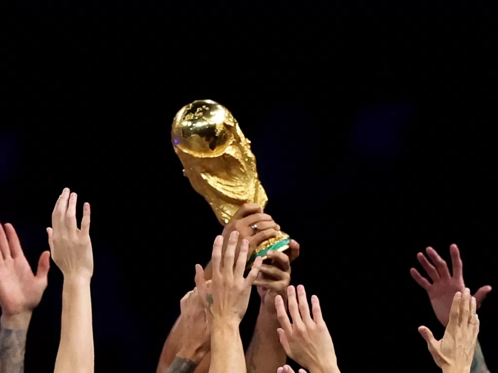 Trofi Piala Dunia 2022. (REUTERS/Lee Smith)
