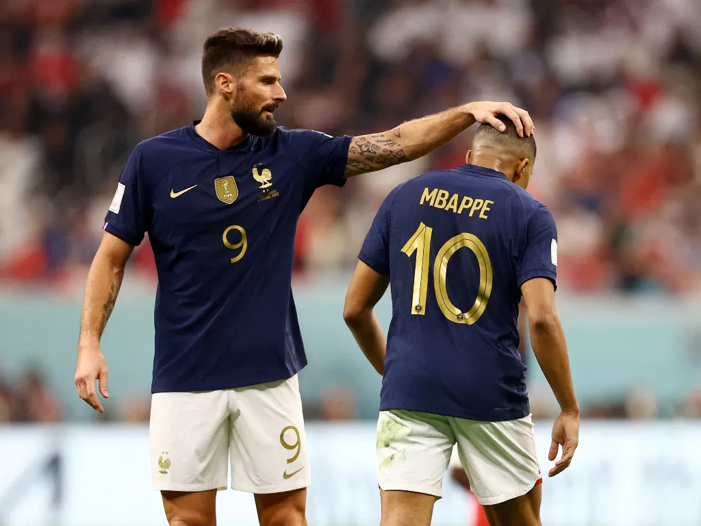 Dua penyerang timnas Prancis di Piala Dunia 2022, Olivier Giroud dan Kylian Mbappe. (REUTERS/Carl Recine)