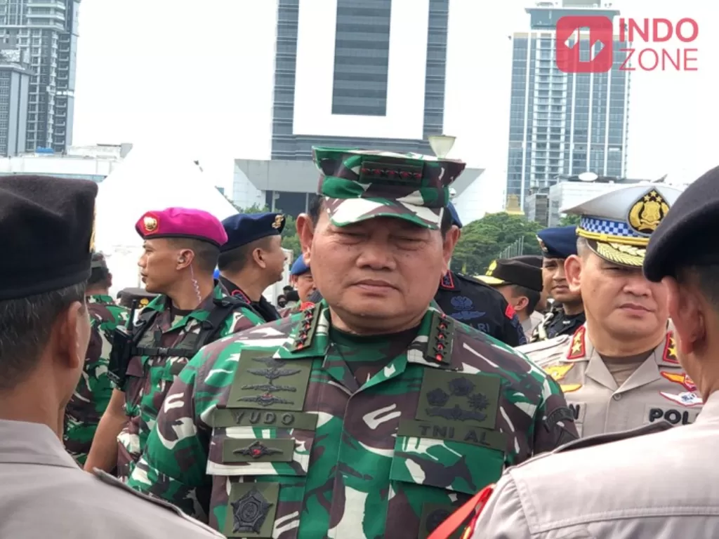  Panglima TNI Yudo Margono saat menghadiri apel gelar pasukan Operasi Lilin 2022 di Monas (INDOZONE/Samsudhuha Wildansyah)