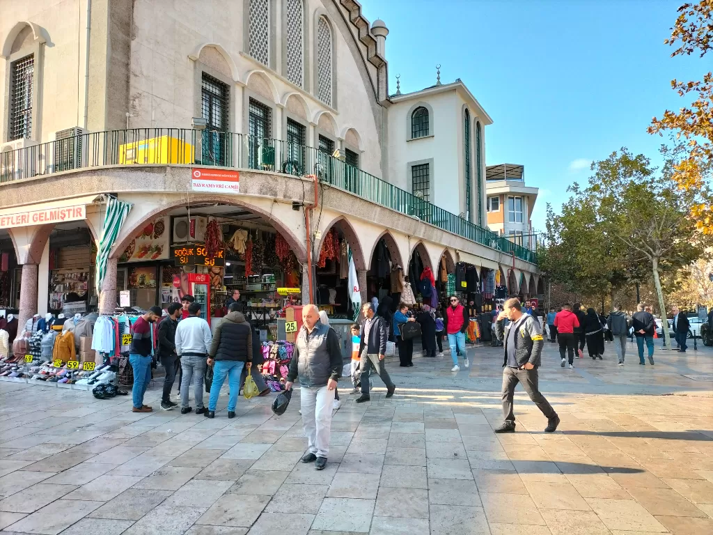 Bayramyeri Square kawasan tersibuk di Denizli (Z Creators/Elisa Oktaviana)